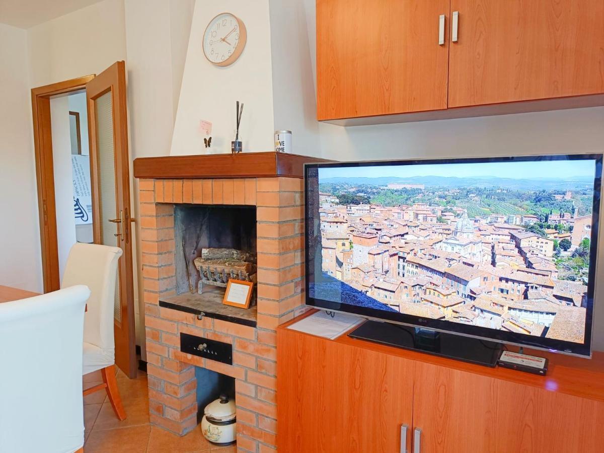 Siena Appartamento Con Splendido Terrazzo Presciano Luaran gambar