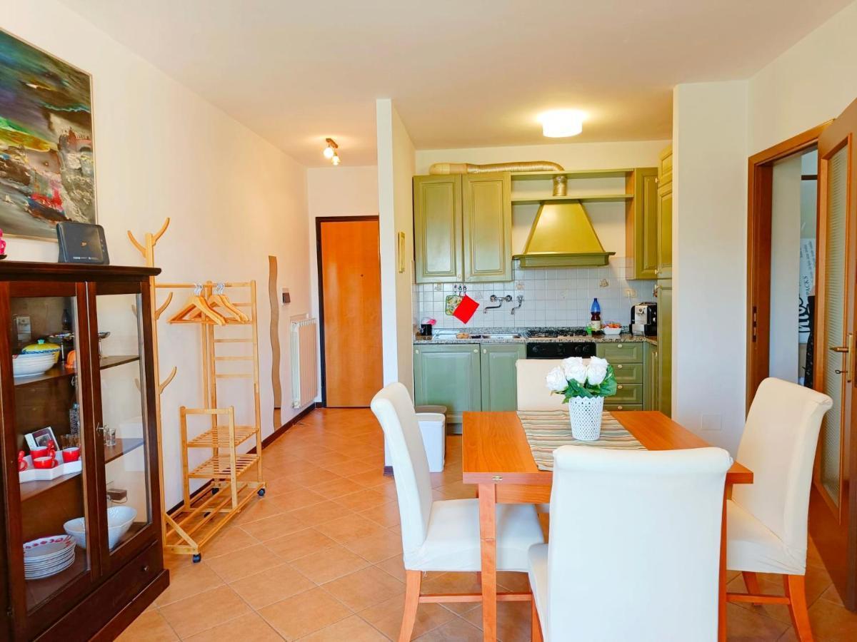 Siena Appartamento Con Splendido Terrazzo Presciano Luaran gambar
