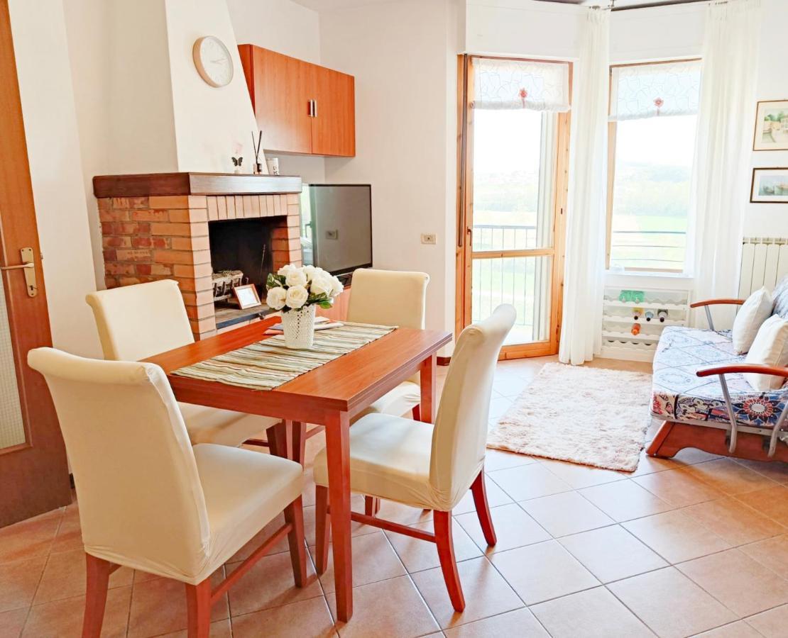 Siena Appartamento Con Splendido Terrazzo Presciano Luaran gambar